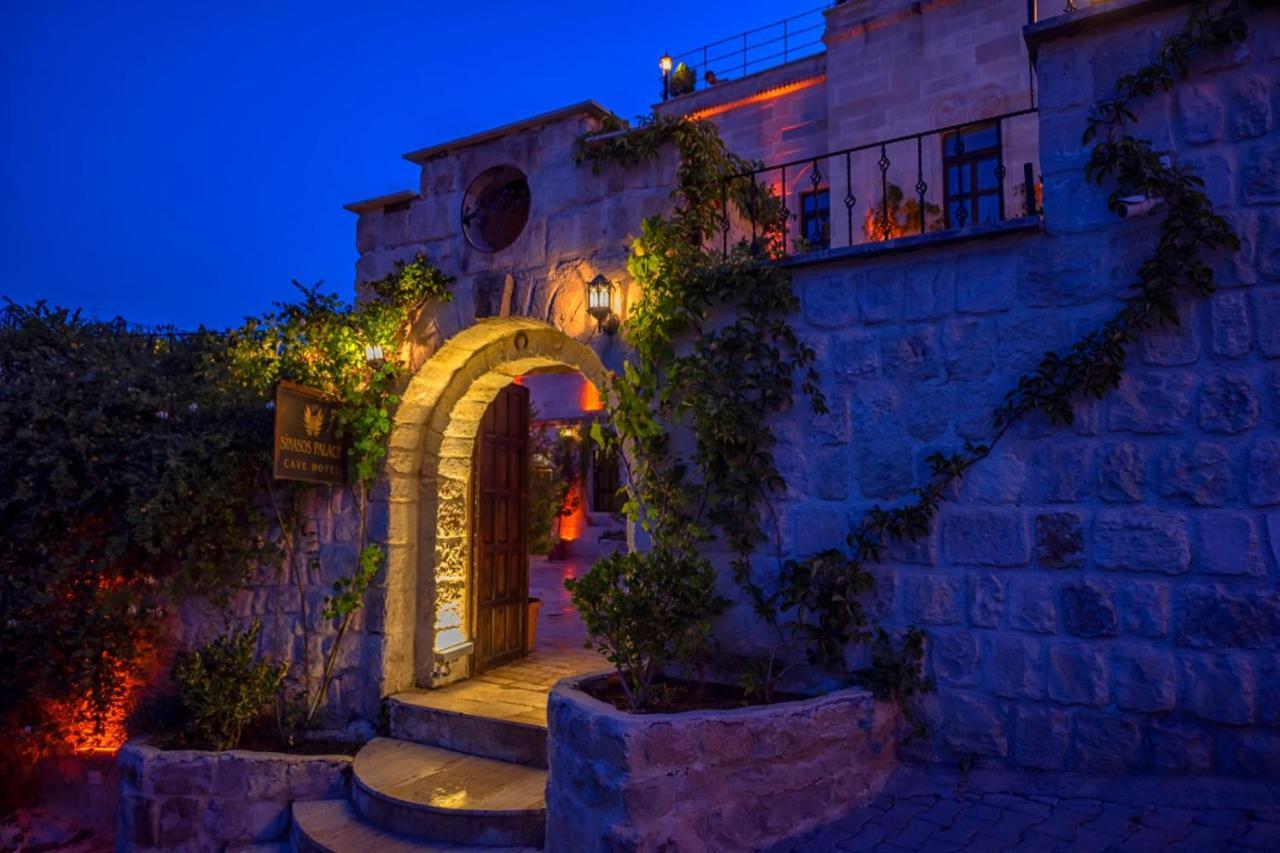 Sinasos Palace Cave Hotel 于尔居普 外观 照片